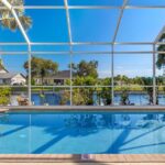 Canalview Aquatic Escape/ King Bed/Jacuzzi Tub